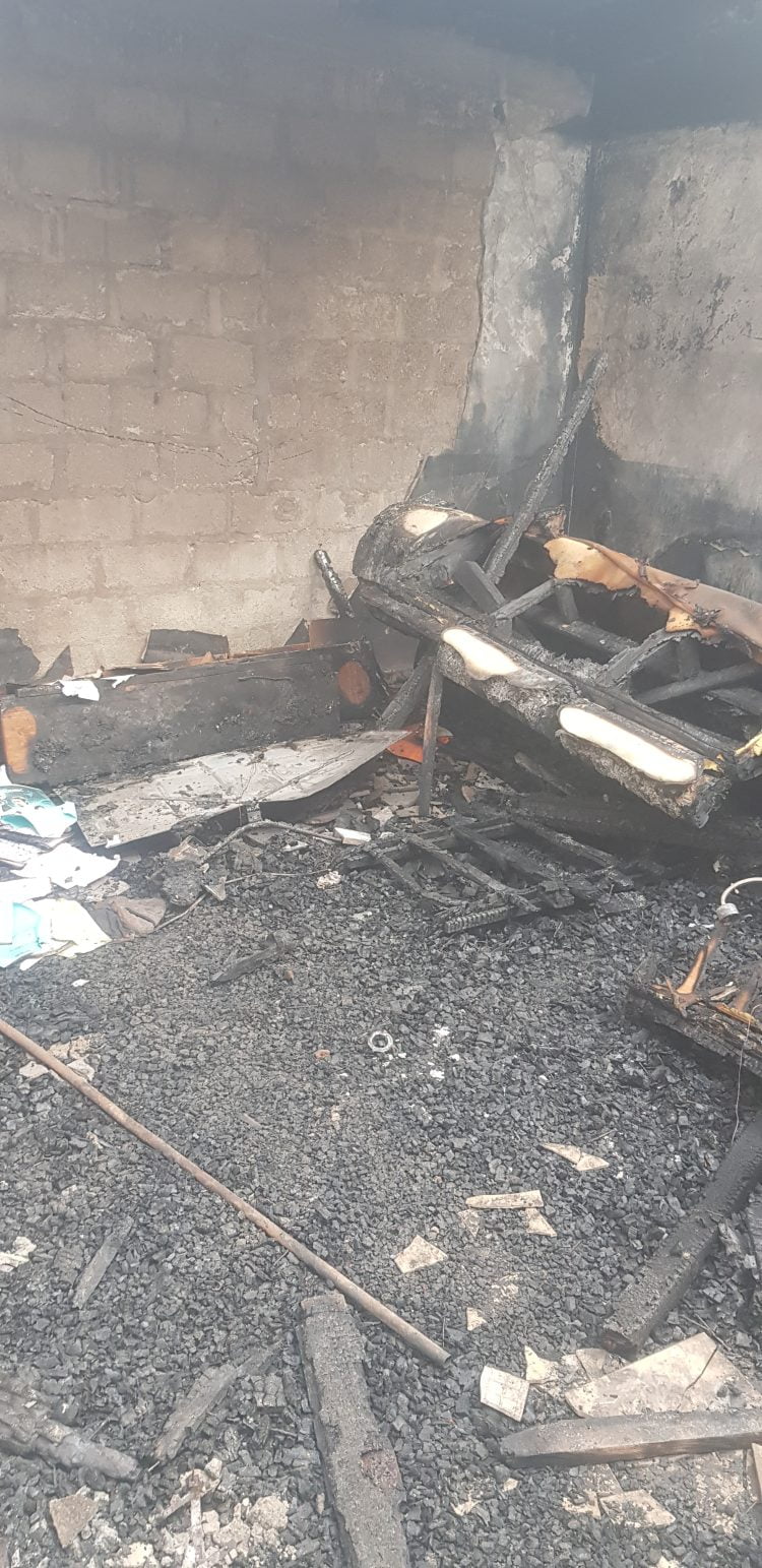 Un incendie détruit une maison à la Cimenterie : « je suis déçu des sapeurs- pompiers » déplore Mamoudou Guilavogui.