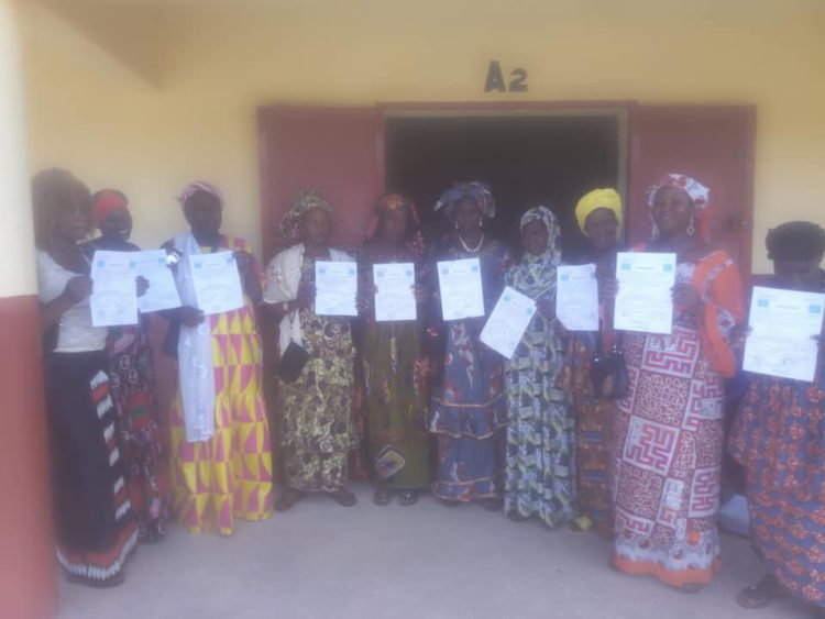 Katougouma-Kolaboui/Boké : Dix  groupements féminins obtiennent des documents de prêts des terres  grâce à l’appui de l’ONG C-DEV !!!