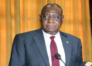 Après 4 h d&rsquo;audition à la CRIEF : l&rsquo;ex Gouverneur de la BCRG, Louncény Nabé conduit en prison !!!