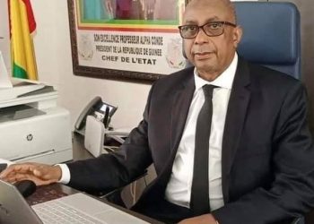 Impressionné par le Sénégal, le Pr. Alpha Amadou Alpha Bano Barry décrit ce qu’il a vécu durant son séjour à Dakar au Sénégal : « j’ai vu un pays qui n’est pas en otage de son élite… »