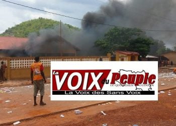 Urgent/Dinguiraye: des jeunes en colère mettent du feu au siège de la gendarmerie!!!