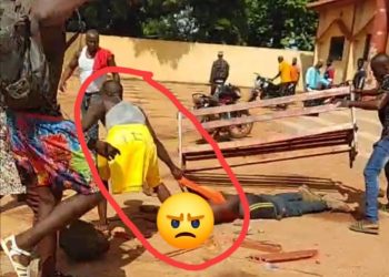 Incroyable : Un présumé  »tueur » lynché par des jeunes et femmes à Mandiana (images) !!!