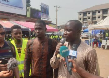 Marche du FNDC, la cellule de veille accuse les organisateurs de : « semer le désordre et la terreur dans le Grand Conakry par des jeunes sous l’emprise de la drogue en brulant des pneus sur les trottoirs à travers des jets des cailloux… »