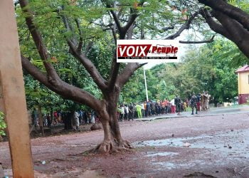 Après avoir incendié les sièges de la Gendarmerie et de la Police de Dinguiraye, des jeunes en direction de la prison civile… !!!