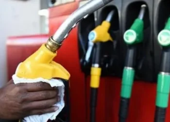 Guinée/Conakry : Le gouvernement augmente le prix du litre de carburant à la pompe, il passe de 10 000 à 12 000 GNF à partir du 1er Juin 2022 !!!
