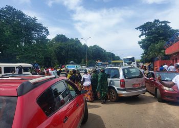 An 64 de l’indépendance de la Guinée : Un embouteillage monstre au Pont 8 Novembre(images)