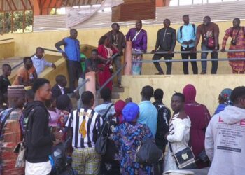 Kankan : ‘’LONAGUI ZERO’’, scandent des agents qui dénoncent la lenteur du paiement et de l’installation d’une nouvelle application !!!