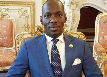 ‘’Doumbouya a volé l’argent du Président Alpha Condé à Sékoutoureyah’’, selon Senkoun Kaba ancien Directeur de Protocole d’État à la Présidence !!!