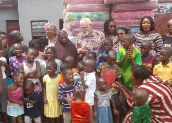 Humanitaire : Le Groupe Bolloré assiste deux orphelinats à Conakry !!!