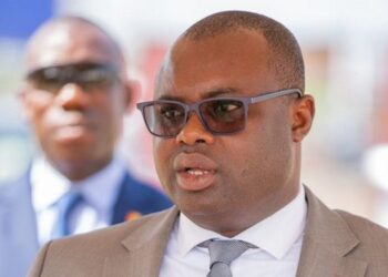 Infrastructures : « d’anciens hauts serviteurs de l’État, ont bradé des symboles de notre souveraineté comme Air Guinée » déplore Dr Bernard Goumou !!!