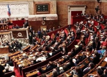 France : La très controversée réforme des retraites officiellement adoptée (Plénière)!!!