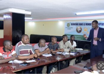 Entrepreneuriat : Dr Patrice LOUA forme des jeunes en Cryptomonnaies et en blockchain !!!