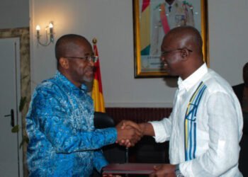 Electrification communautaire à Boké : la CBG apporte une assistance majeure !!!