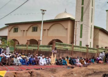 L’Aïd El fitr à Dinguiraye : Les fidèles musulmans prient pour la Paix et la cohésion sociale !!!