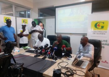 Délestage et ou coupures d’électricité en Guinée : Le DG et ses cadres face à la Presse nationale et internationale  »Oui il y’a des coupures mais pas de délestages » !!!