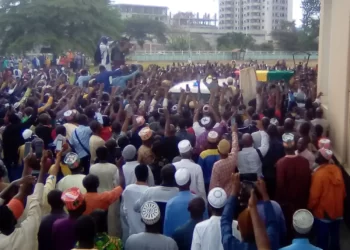 Mobilisation du Peuple de Guinée suite au décès d’Elhadj Ousmane Baldé ‘’Sans Loi’’, la CNFHPG exprime sa satisfaction et annonce une réunion (Communiqué)