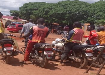 Kankan : Le taxi-moto, une option d’emploi pour les jeunes diplômés (reportage) !!!