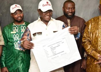 Siguiri :  Les épreuves de l’examen d’entrée en 7ème année lancées par le ministre G. Hawing !!!