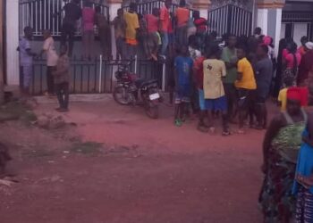 Insécurité/Siguiri : Un domicile attaqué par des malfrats, des biens emportés et une personne atteinte par balle!!!