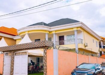 HUMANISME : LE CHEF DE L’ÉTAT OFFRE UN TOIT À SAFIATOU DIALLO, SA FILLE ADOPTIVE