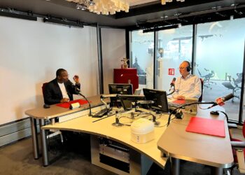 Paris : le Président du CNT, Dr Dansa Kourouma vend les acquis de la Transition guinéenne à l’international (Cell. Com CNT)!!!