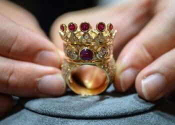 Une bague ayant appartenu à Tupac vendue plus d’un million de dollars!!!