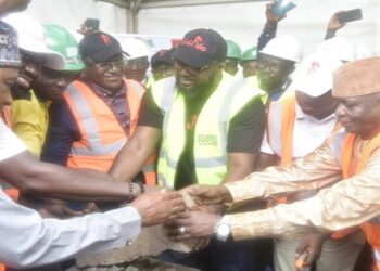 Education : Lancement des travaux de construction de quatre établissements scolaires modernes de type Barry DIAWADOU dans la ville de Conakry !!!