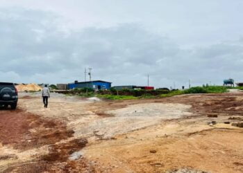 Visite du site devant abrité le siège de l’Office Guinéen de Publicité (OGP), l’interruption est purement juridique, selon le DG Mandian Sidibé !!!