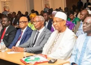 Guinée : Des membres de coalitions politiques et faitières de la société civile dénoncent ‘’le manque de visibilité dans la conduite de la transition…’’ (mémorandum) !!!