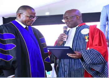 Doctorat Honoris Causa en leadership, Dr Dansa Kourouma dit être honoré et fait un clin d’œil au col. Mamadi Doumbouya : ‘’Il est pour moi un leader avéré et un exemple à suivre’’ !!!