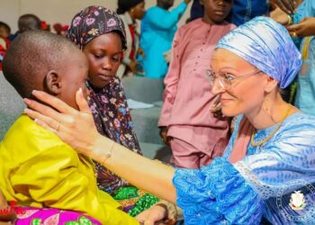 Inondations : Après Coyah, la Première Dame compatit avec les populations de Kindia (DCI) !!!