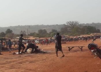 Difficultés d’accès des habitants : des jeunes de Léro Manifestent leur colère contre la Société minière de Dinguiraye (SMD) !!!