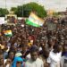 Niger : des milliers de partisans de la junte militaire manifestent à Niamey contre la France et la Cédéao!!!