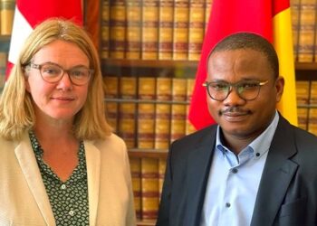 Londres: Dr Dansa Kourouma rencontre Harriet Mathews, Directrice du département Afrique et Amérique au Ministère britannique des affaires étrangères (Cel. Com CNT)!!!