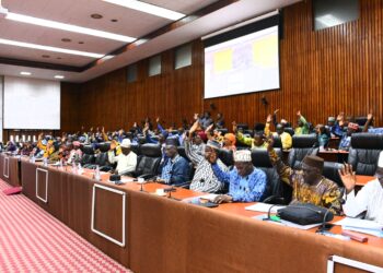 Economie :  La majorité des conseillers nationaux a adopté le volet recettes de la LFR 2023, qui connait une augmentation de 4,01% (Plénière) !!!