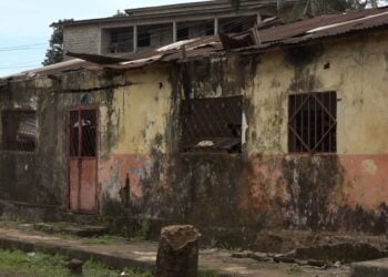 Education : Le collège Lansana Béavogui de Matoto en ruine (constat amer) !!!