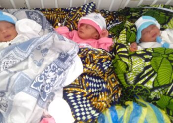 CMC de Ratoma : Venue de Mandiana, Madame Sia Hélène Milimono accouche des triplés à Conakry !!!