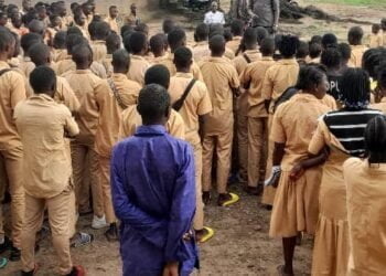 Éducation/Lélouma : 21ème siècle, des élèves du lycée collège Diountou parcourent des dizaines de kilomètres pour…!!!