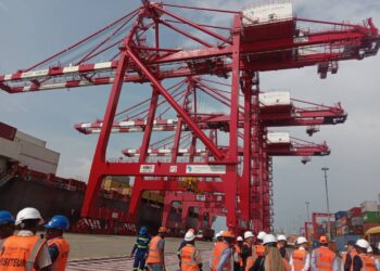 Conakry : Une délégation d’Entreprises françaises visite les installations d’Africa Global Logistic (AGL) !!!