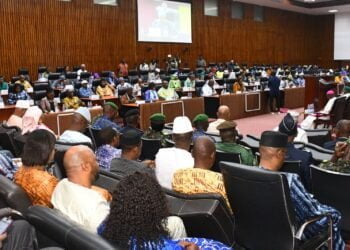 Economie : Baisse des recettes du PLFI 2024 de 446,11 milliards (Rapport Dépenses) !!!