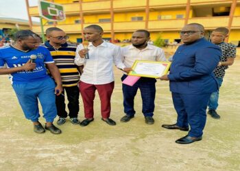 Education : Oumar Bantanko Bah célébré par les autorités et élèves du Groupe Scolaire Hadja Hariratou Barry !!!