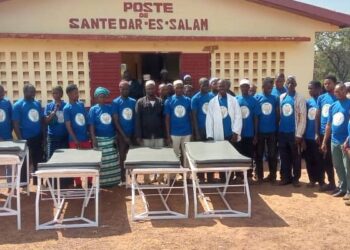 Dinguiraye : L’AJVD fait un don de matériels sanitaires et de fournitures scolaires aux Communautés de Daro !!!