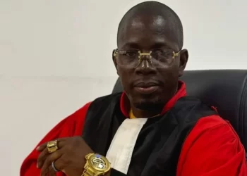 Non-paiement des arriérés de salaire de 100 Greffiers, Mamadou Fore Oularé sollicite l’implication du Ministre Charles pour mettre fin à cette ‘’injustice’’ (Discours de nouvel an) !!!