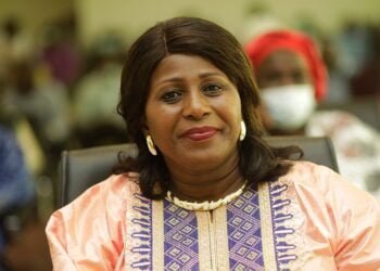 Administration : Pourquoi la Ministre Aicha Nanette Conté a suspendu ses proches collaborateurs ?