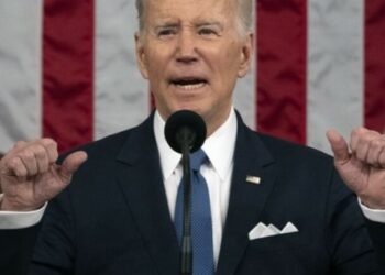 «Salopard cinglé» : Biden s’emporte contre Poutine lors d’une rencontre avec des donateurs!!!