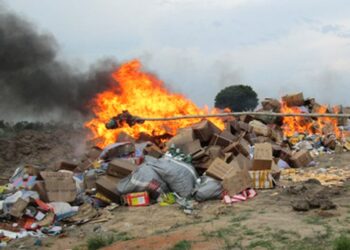 Siguiri : Une grande quantité de produits pharmaceutiques incinérée !!!