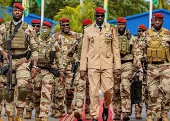 Le PM voulait suspendre Charles et Charles voulait faire arrêter le PM (film de la dissolution du gouvernement) !!!