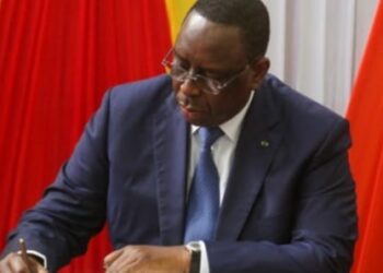 Sénégal : Macky Sall dissout le gouvernement !!!
