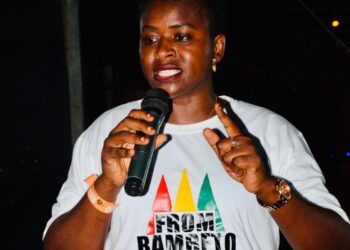 Engagement des femmes en politique : le discours de Maii Kadidia devant des jeunes de ‘’Axe Team’’!!!