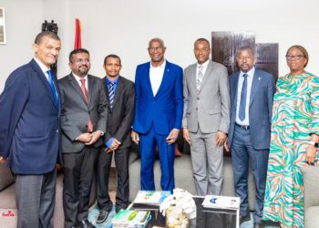 Primature : Le Chargé d’affaires de l’Ambassade de la Malaisie en Guinée reçu par le PM Amadou Oury Bah !!!